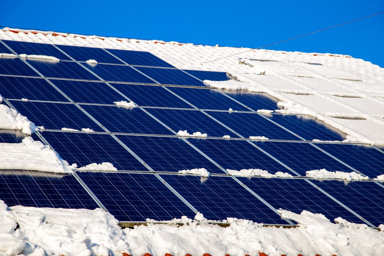 Do Solar Panels Work in Winter? Debunking Winter Solar Myths